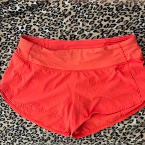 Red Lululemon speed up shorts 2.5 inseam